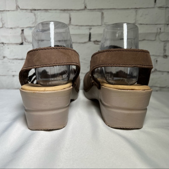 Sanita Two Tone Open Toe Clog Sandals Heels Leather Size 9 US 40 EU Buckle EUC - Picture 11 of 14